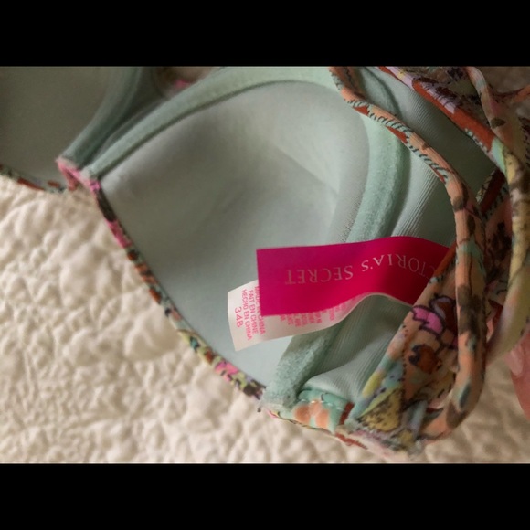 Bathing suit - Picture 3 of 3